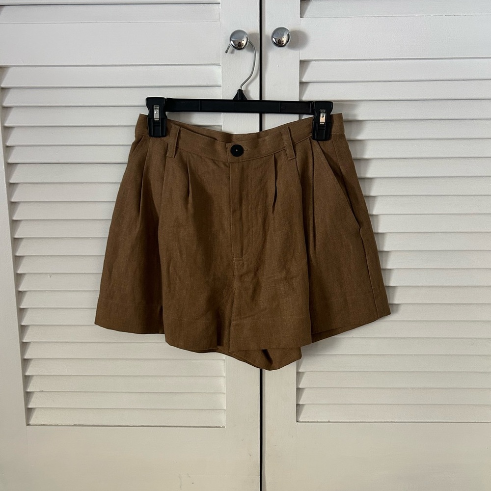 Christy Dawn Mara shorts in olive linen size small